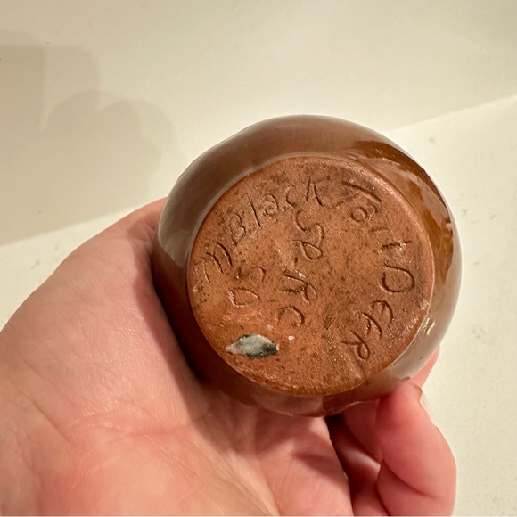 Brown Small Native Vase 4" Tall Signed - Picture 6 of 7